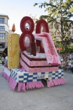 El Club 53 logra el primer premio de la Batalla de Flores.