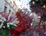 El Club 53 logra el primer premio de la Batalla de Flores.