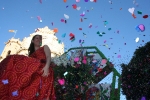 El Club 53 logra el primer premio de la Batalla de Flores.