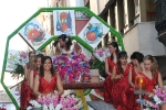 El Club 53 logra el primer premio de la Batalla de Flores.