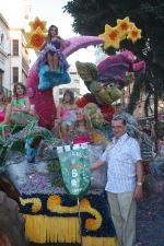 El Club 53 logra el primer premio de la Batalla de Flores.